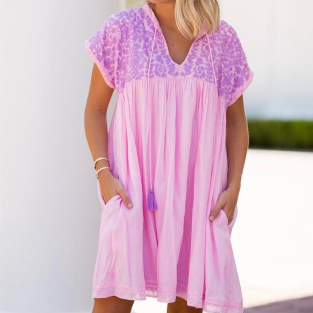 Mi Golondrina Look-a-like Embroidered Dress
